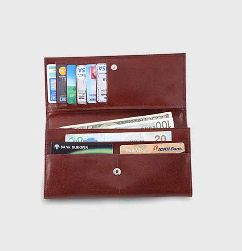 Women's Wallets and Clutches